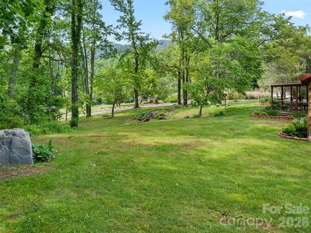 161 Moody Mountain Road, Burnsville, NC 28714