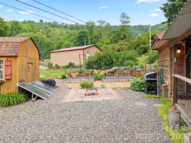 161 Moody Mountain Road, Burnsville, NC 28714