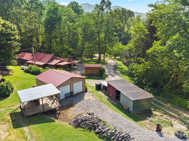 161 Moody Mountain Road, Burnsville, NC 28714