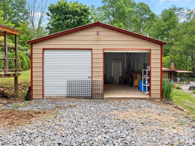 161 Moody Mountain Road, Burnsville, NC 28714