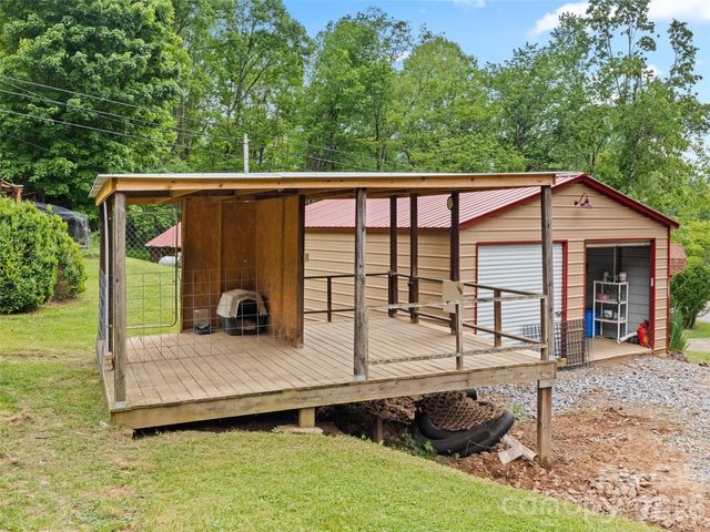 161 Moody Mountain Road, Burnsville, NC 28714