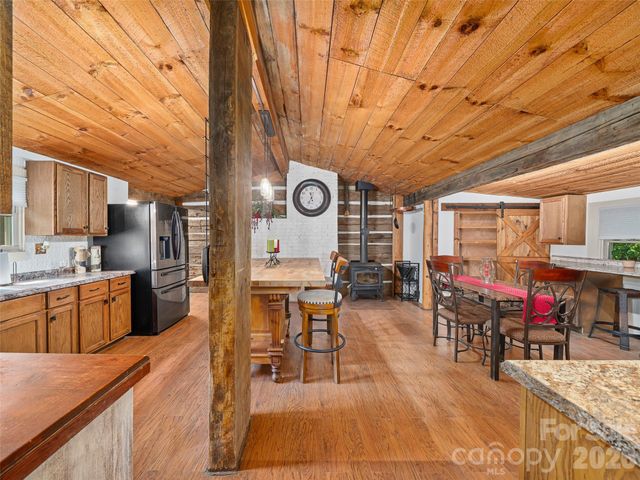 161 Moody Mountain Road, Burnsville, NC 28714
