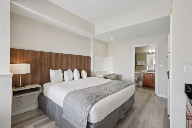 7395 UNIVERSAL BOULEVARD 905, Orlando, FL 32819