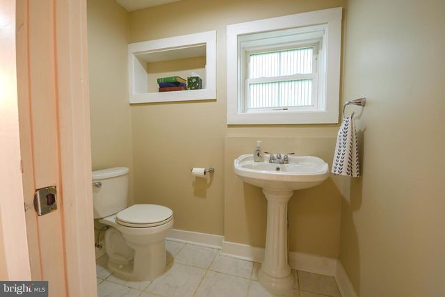 169 CREEK RD E, Toms Brook, VA 22660