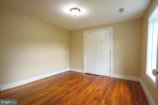 169 CREEK RD E, Toms Brook, VA 22660