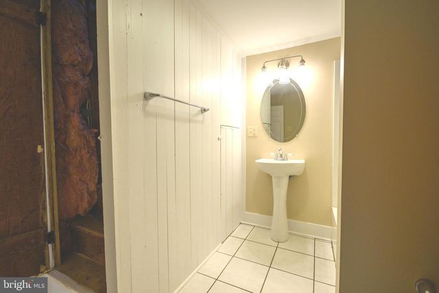 169 CREEK RD E, Toms Brook, VA 22660