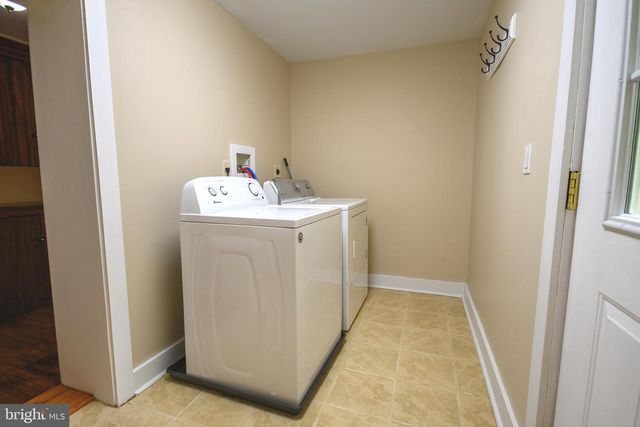 169 CREEK RD E, Toms Brook, VA 22660
