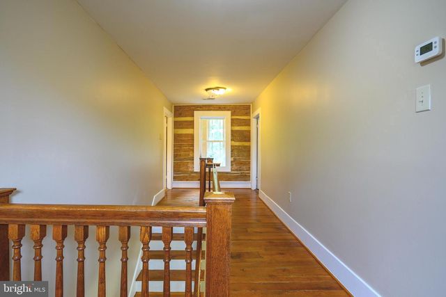 169 CREEK RD E, Toms Brook, VA 22660