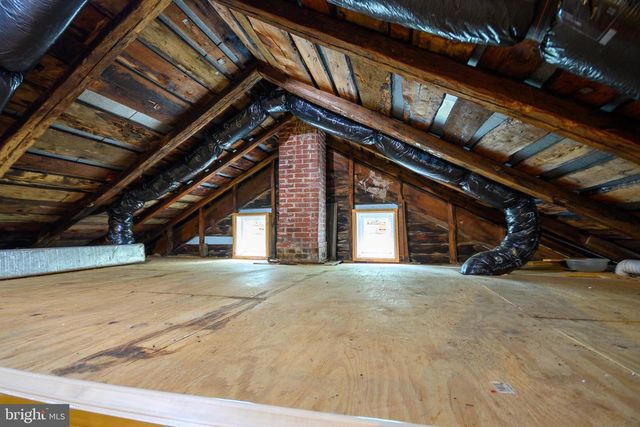 169 CREEK RD E, Toms Brook, VA 22660