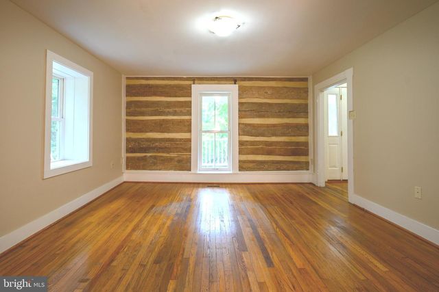 169 CREEK RD E, Toms Brook, VA 22660