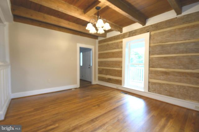 169 CREEK RD E, Toms Brook, VA 22660