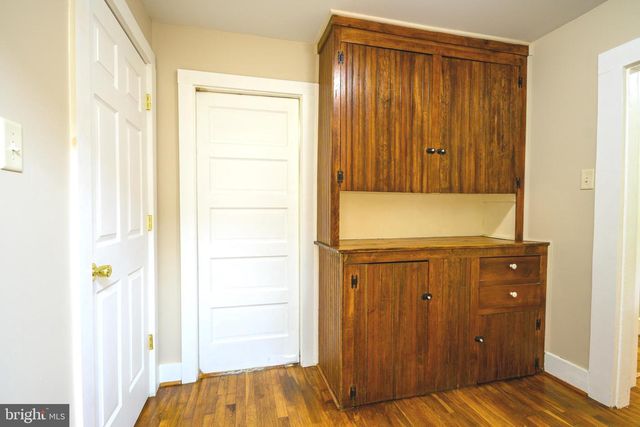 169 CREEK RD E, Toms Brook, VA 22660