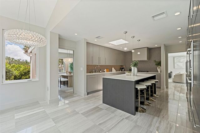 1846 COFFEE POT BOULEVARD NE, St Petersburg, FL 33704