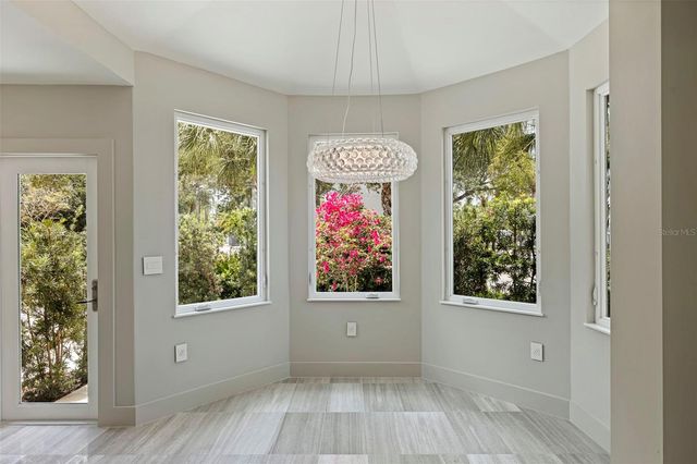 1846 COFFEE POT BOULEVARD NE, St Petersburg, FL 33704