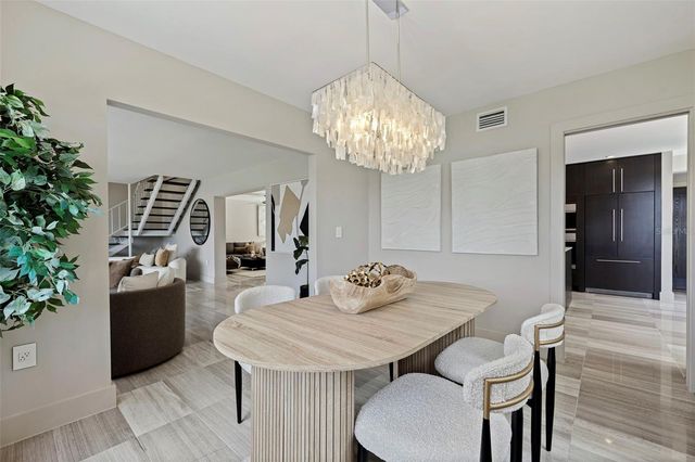 1846 COFFEE POT BOULEVARD NE, St Petersburg, FL 33704
