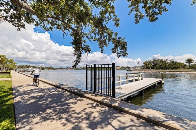 1846 COFFEE POT BOULEVARD NE, St Petersburg, FL 33704