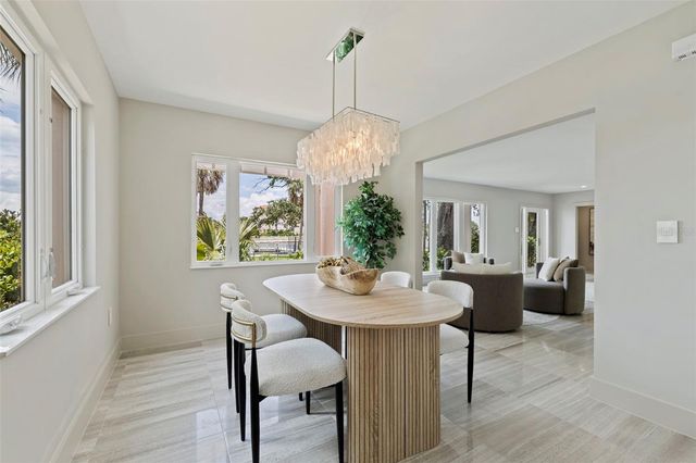 1846 COFFEE POT BOULEVARD NE, St Petersburg, FL 33704
