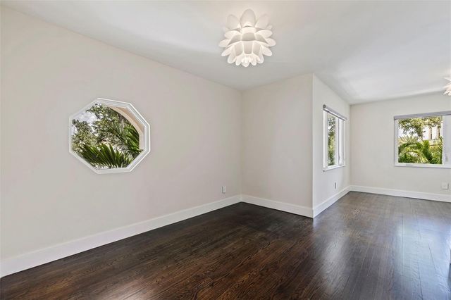 1846 COFFEE POT BOULEVARD NE, St Petersburg, FL 33704