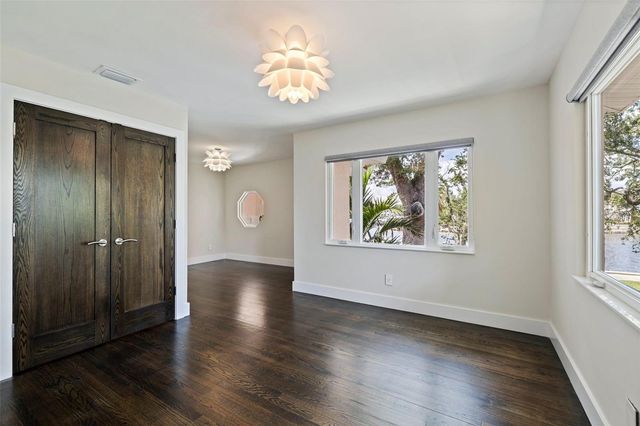 1846 COFFEE POT BOULEVARD NE, St Petersburg, FL 33704