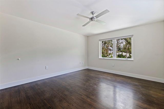 1846 COFFEE POT BOULEVARD NE, St Petersburg, FL 33704