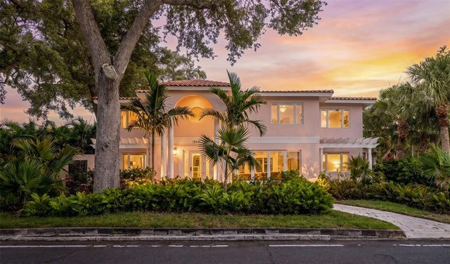 1846 COFFEE POT BOULEVARD NE, St Petersburg, FL 33704