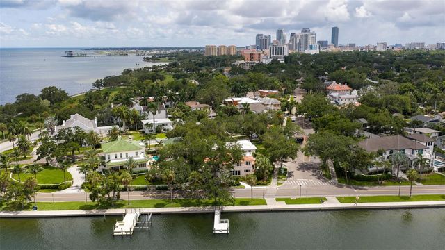 1846 COFFEE POT BOULEVARD NE, St Petersburg, FL 33704