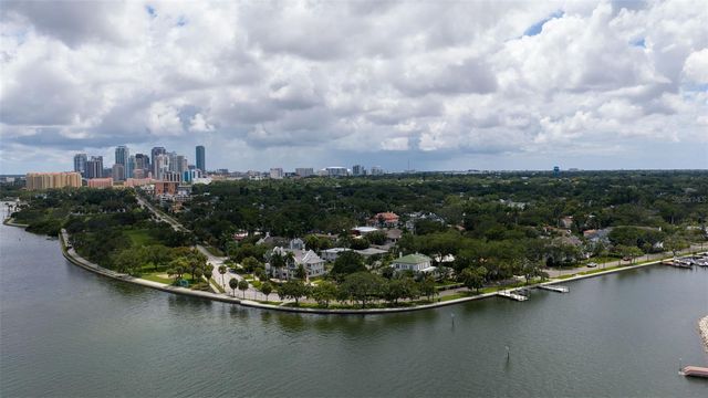1846 COFFEE POT BOULEVARD NE, St Petersburg, FL 33704