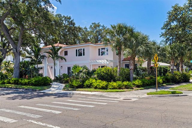 1846 COFFEE POT BOULEVARD NE, St Petersburg, FL 33704