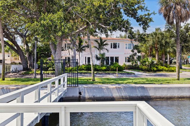 1846 COFFEE POT BOULEVARD NE, St Petersburg, FL 33704