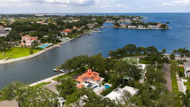 1846 COFFEE POT BOULEVARD NE, St Petersburg, FL 33704