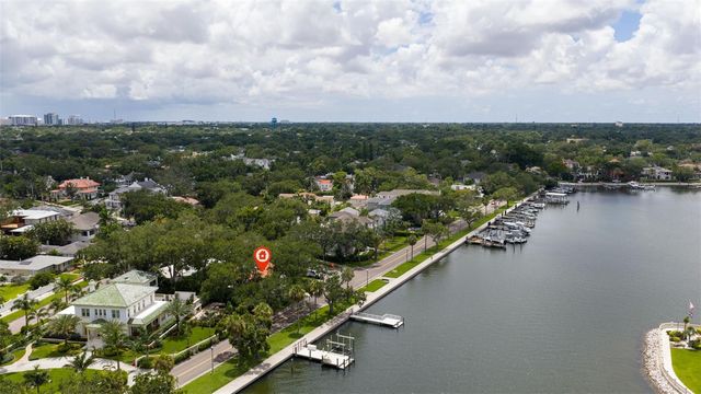 1846 COFFEE POT BOULEVARD NE, St Petersburg, FL 33704