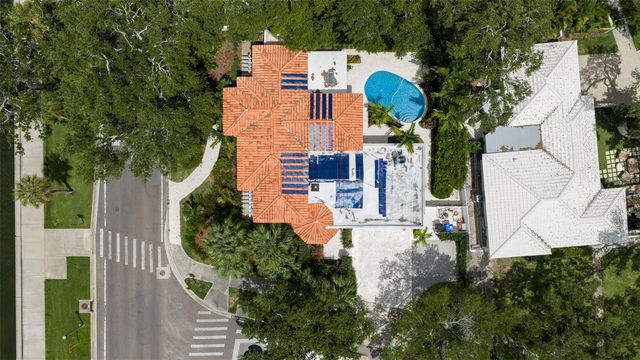 1846 COFFEE POT BOULEVARD NE, St Petersburg, FL 33704