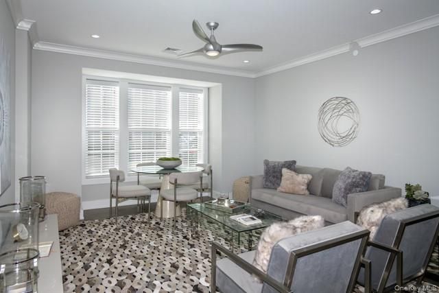 75 Circle Drive 90-104, Central Islip, NY 11722