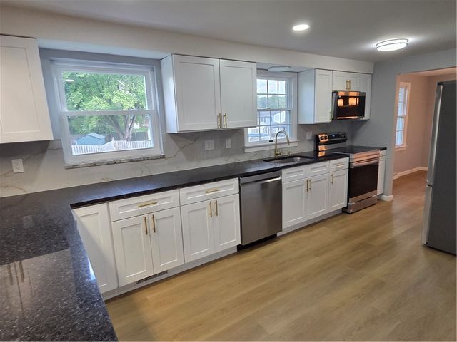 103 Autumn Dr, Level Green, PA 15085