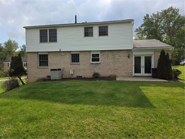 103 Autumn Dr, Level Green, PA 15085
