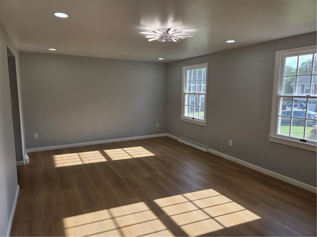 103 Autumn Dr, Level Green, PA 15085