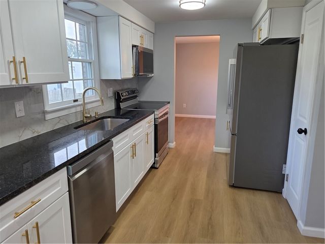 103 Autumn Dr, Level Green, PA 15085
