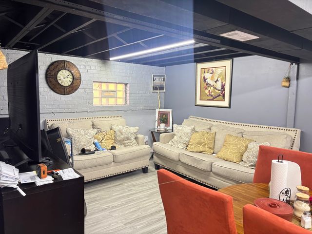6352 S Hoyne Avenue, Chicago, IL 60636