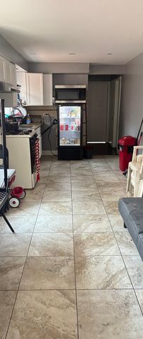 6352 S Hoyne Avenue, Chicago, IL 60636