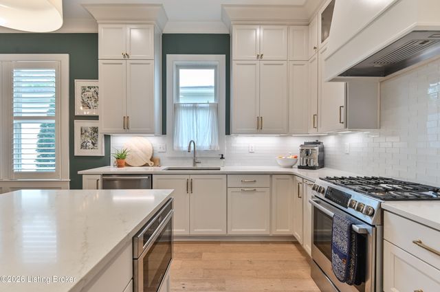 6318 Pond Lily St, Prospect, KY 40059