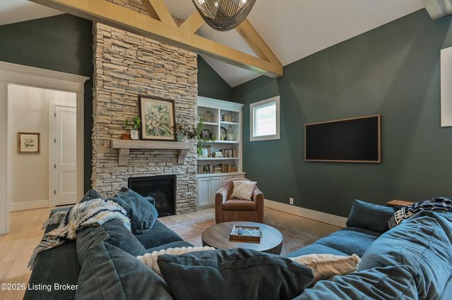 6318 Pond Lily St, Prospect, KY 40059