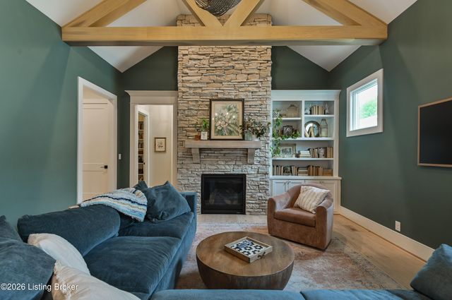 6318 Pond Lily St, Prospect, KY 40059