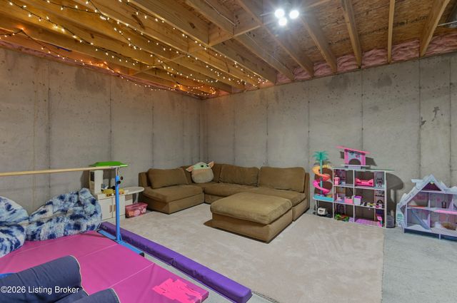 6318 Pond Lily St, Prospect, KY 40059