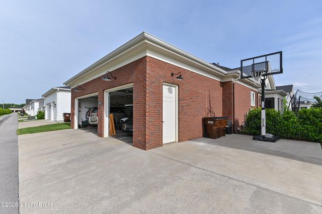 6318 Pond Lily St, Prospect, KY 40059