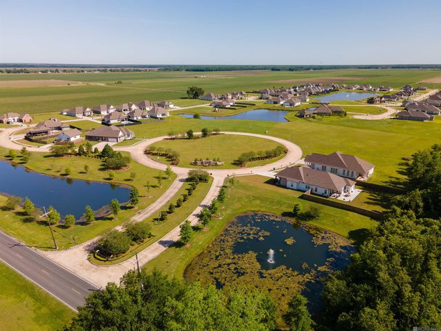 150 Lake Hudson Circle, Thibodaux, LA 70301