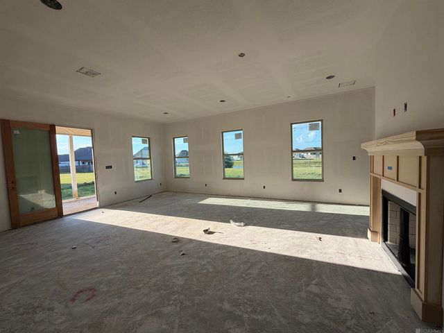 150 Lake Hudson Circle, Thibodaux, LA 70301