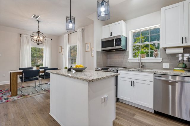 2744 Catherine Street, Dallas, TX 75211