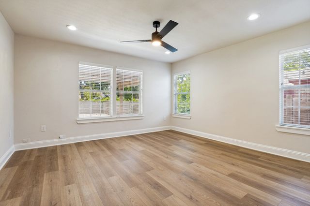 2744 Catherine Street, Dallas, TX 75211