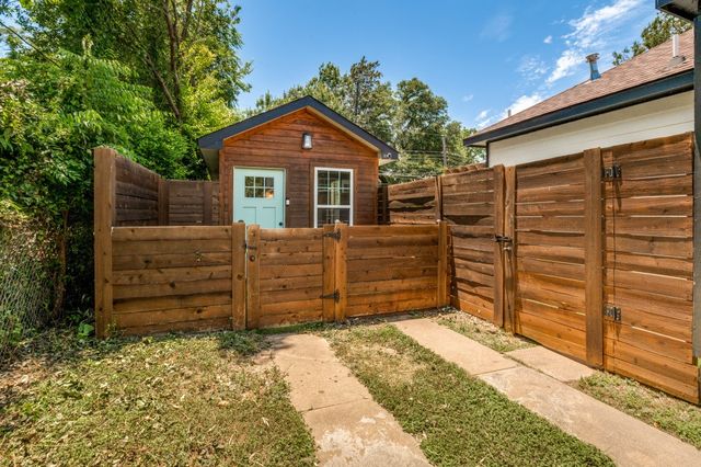 2744 Catherine Street, Dallas, TX 75211