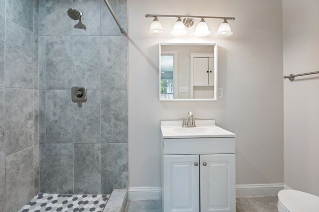 2744 Catherine Street, Dallas, TX 75211